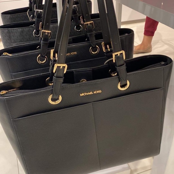 Bedford Medium Pebbled Leather Tote - Picture 4 of 4